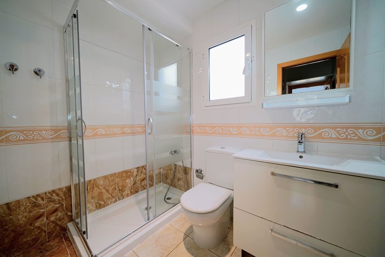 3 quarto Moradia para venda em Denia com piscina - 220 000 € (Ref: 1555534)