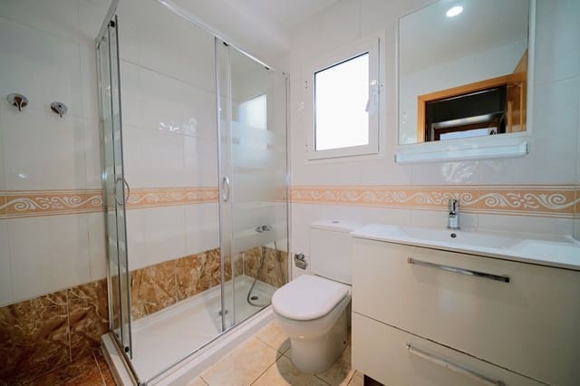 3 slaapkamer Villa te koop in Dénia met zwembad - € 220.000 (Ref: 1555534)