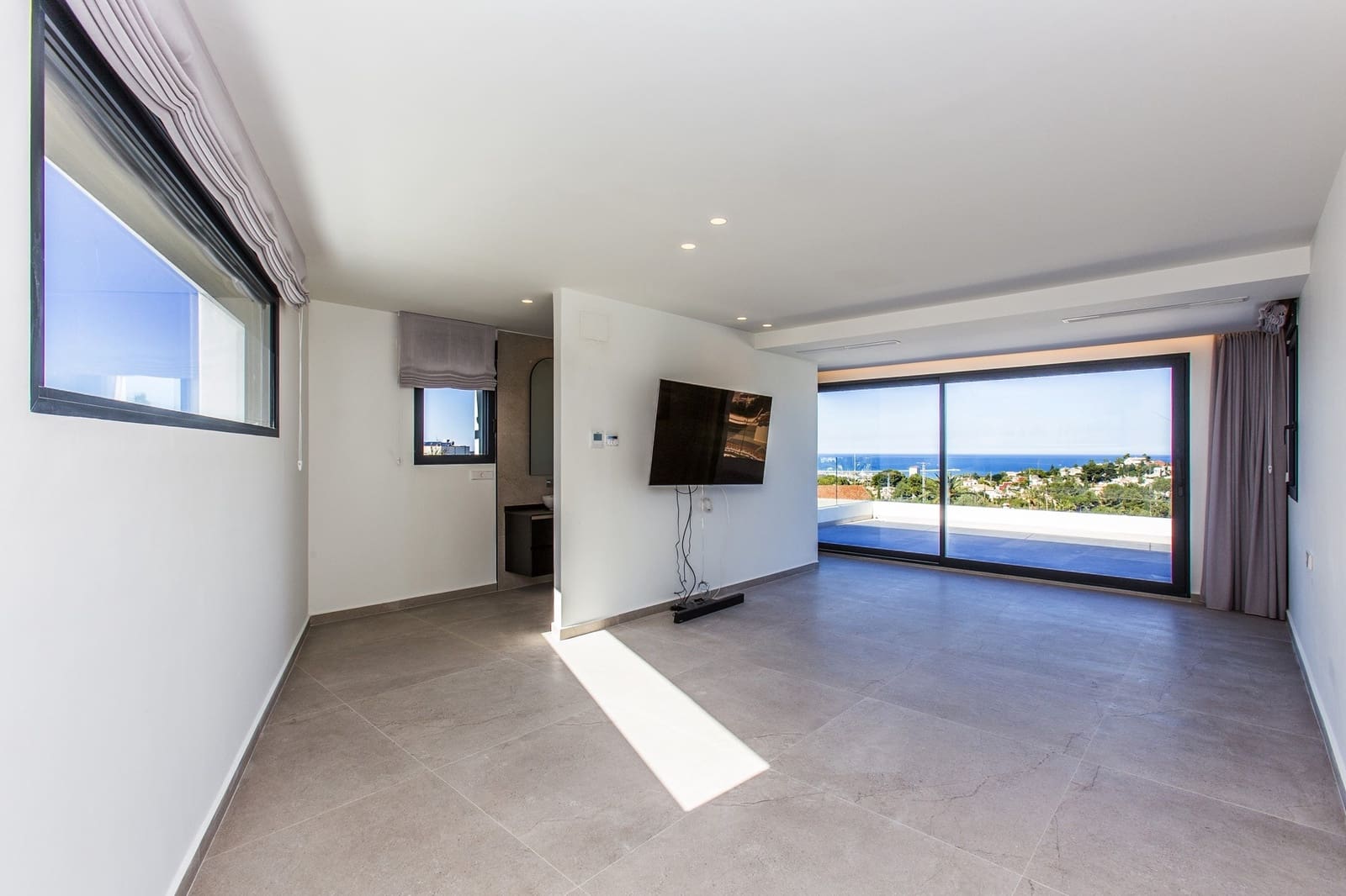 4 slaapkamer Villa te koop in Denia met zwembad - € 1.795.000 (Ref: 5820889)