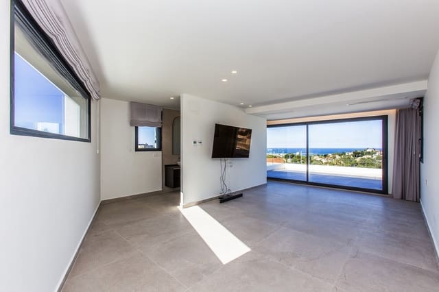 4 bedroom Villa for sale in Dénia with pool - € 1,795,000 (Ref: 5820889)