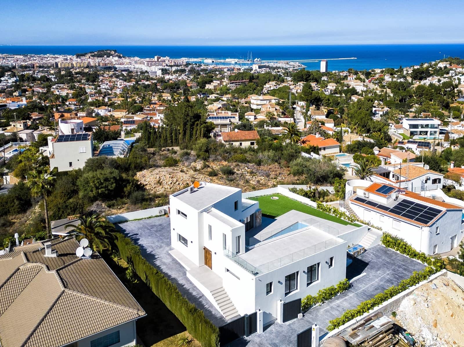 4 slaapkamer Villa te koop in Denia met zwembad - € 1.795.000 (Ref: 5820889)