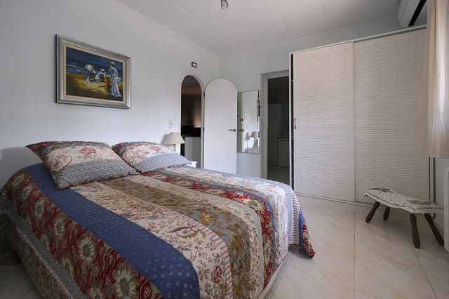 2 bedroom Villa for sale in Dénia with pool - € 335,000 (Ref: 5820899)