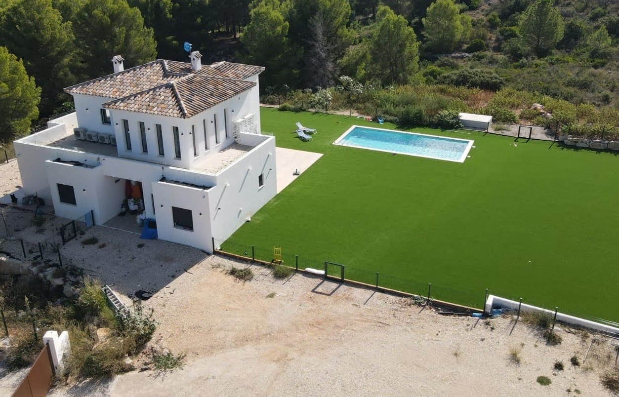4 soveværelse Villa til salg i Denia med swimmingpool - € 1.349.000 (Ref: 5820909)