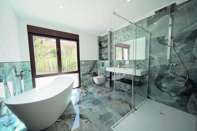 4 sypialnia Willa na sprzedaż w Dénia z basenem - 999 000 € (Ref: 5820923)