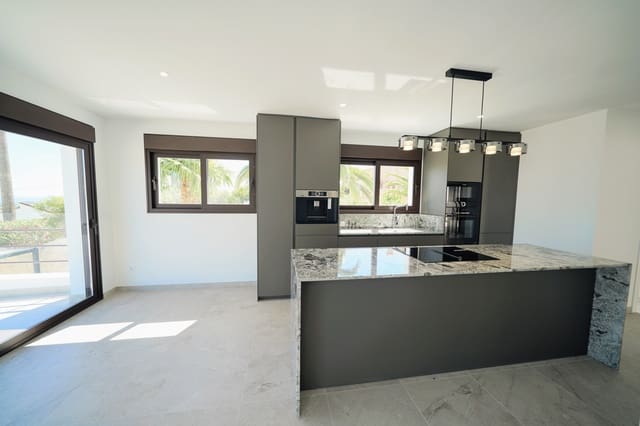 4 sypialnia Willa na sprzedaż w Dénia z basenem - 999 000 € (Ref: 5820923)