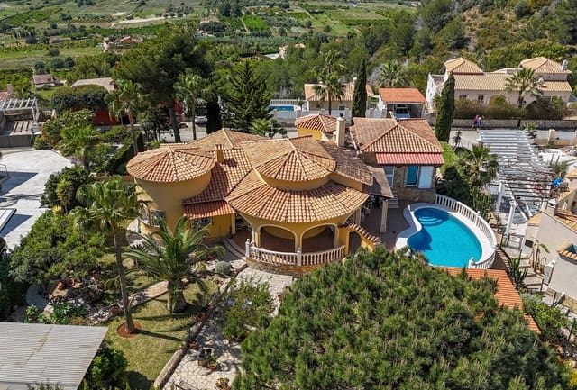 4 slaapkamer Villa te koop in Dénia met zwembad - € 895.000 (Ref: 5820940)