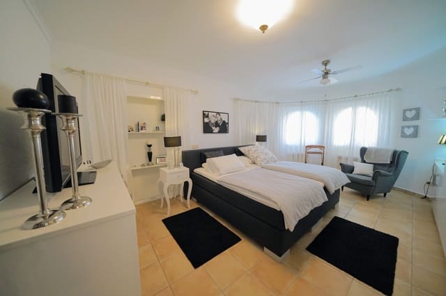 4 slaapkamer Villa te koop in Dénia met zwembad - € 895.000 (Ref: 5820940)