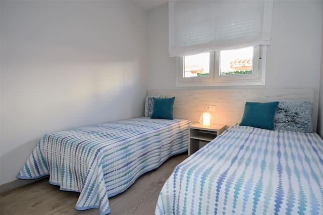 3 Zimmer Villa zu verkaufen in Dénia mit Pool - 415.000 € (Ref: 5820946)