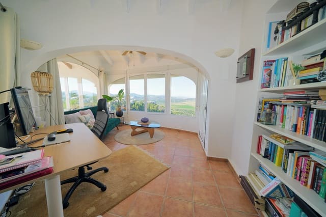 5 Zimmer Villa zu verkaufen in Dénia mit Pool - 780.000 € (Ref: 5820953)