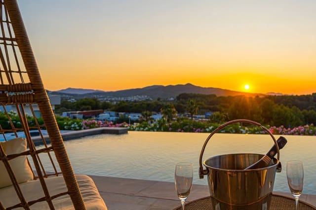 Chalet de 3 habitaciones en Javea / Xàbia en venta con piscina - 1.190.000 € (Ref: 5821002)