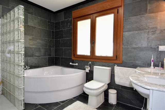 4 Zimmer Finca/Landgut zu verkaufen in Dénia mit Pool - 895.000 € (Ref: 5821019)