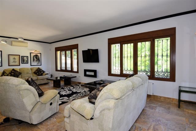 4 Zimmer Finca/Landgut zu verkaufen in Dénia mit Pool - 895.000 € (Ref: 5821019)