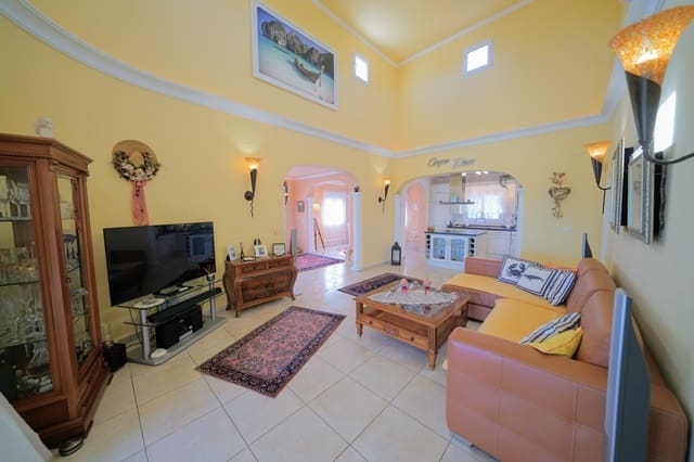 3 Zimmer Villa zu verkaufen in Dénia mit Pool - 549.000 € (Ref: 5821028)