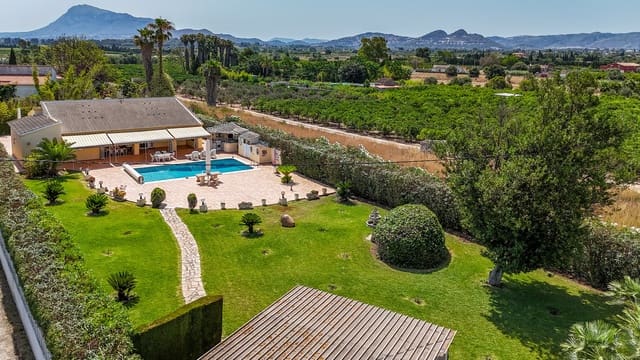5 soveværelse Finca/Landehus til salg i Dénia med swimmingpool - € 765.000 (Ref: 5821034)