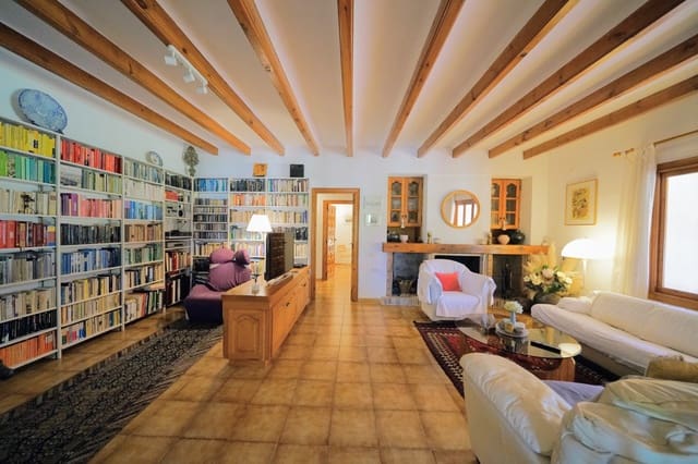 5 soveværelse Finca/Landehus til salg i Dénia med swimmingpool - € 695.000 (Ref: 5821043)