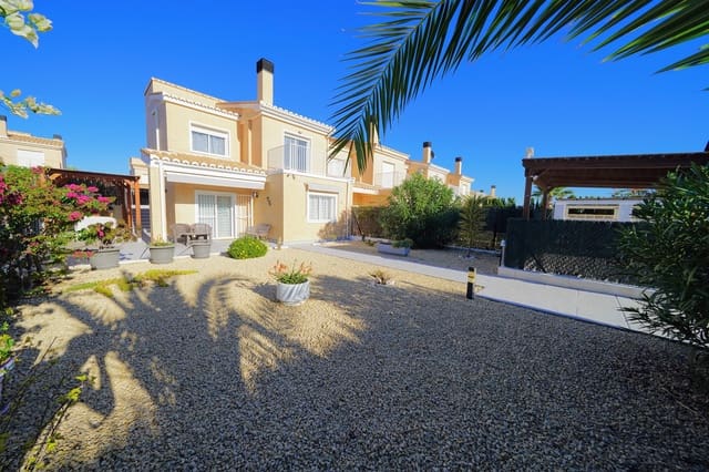 3 bedroom Villa for sale in Dénia with pool - € 220,000 (Ref: 5821062)
