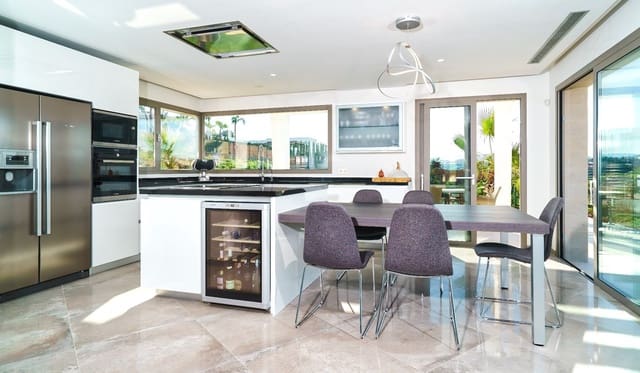 4 bedroom Villa for sale in Javea / Xàbia with pool - € 1,795,000 (Ref: 5823229)