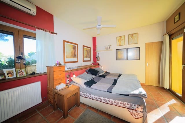 Chalet de 3 habitaciones en Dénia en venta con piscina - 620.000 € (Ref: 6669162)