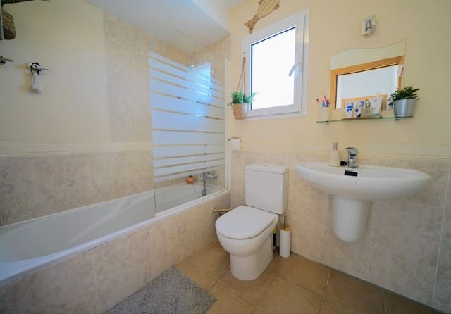 3 Zimmer Villa zu verkaufen in Dénia mit Pool - 229.000 € (Ref: 7188115)