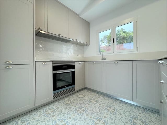 4 slaapkamer Villa te koop in Dénia met zwembad - € 840.000 (Ref: 8189488)