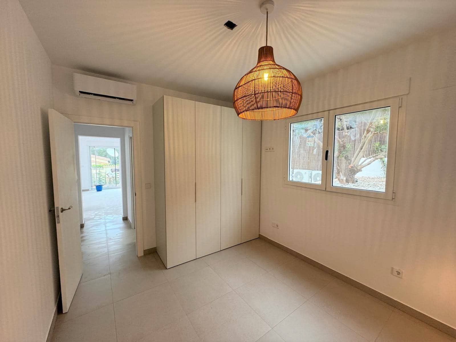 4 slaapkamer Villa te koop in Denia met zwembad - € 840.000 (Ref: 8189488)