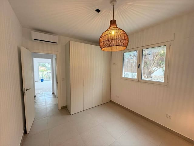 4 slaapkamer Villa te koop in Dénia met zwembad - € 840.000 (Ref: 8189488)