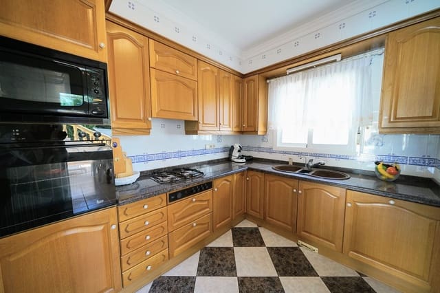 Chalet de 6 habitaciones en Dénia en venta con piscina - 549.900 € (Ref: 8274438)