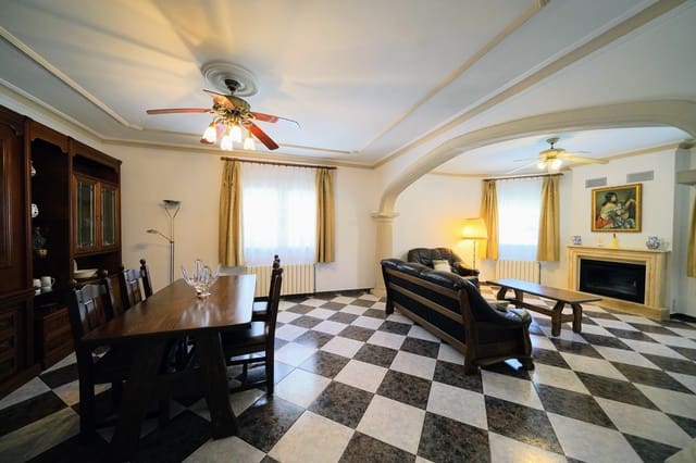 Chalet de 6 habitaciones en Dénia en venta con piscina - 549.900 € (Ref: 8274438)