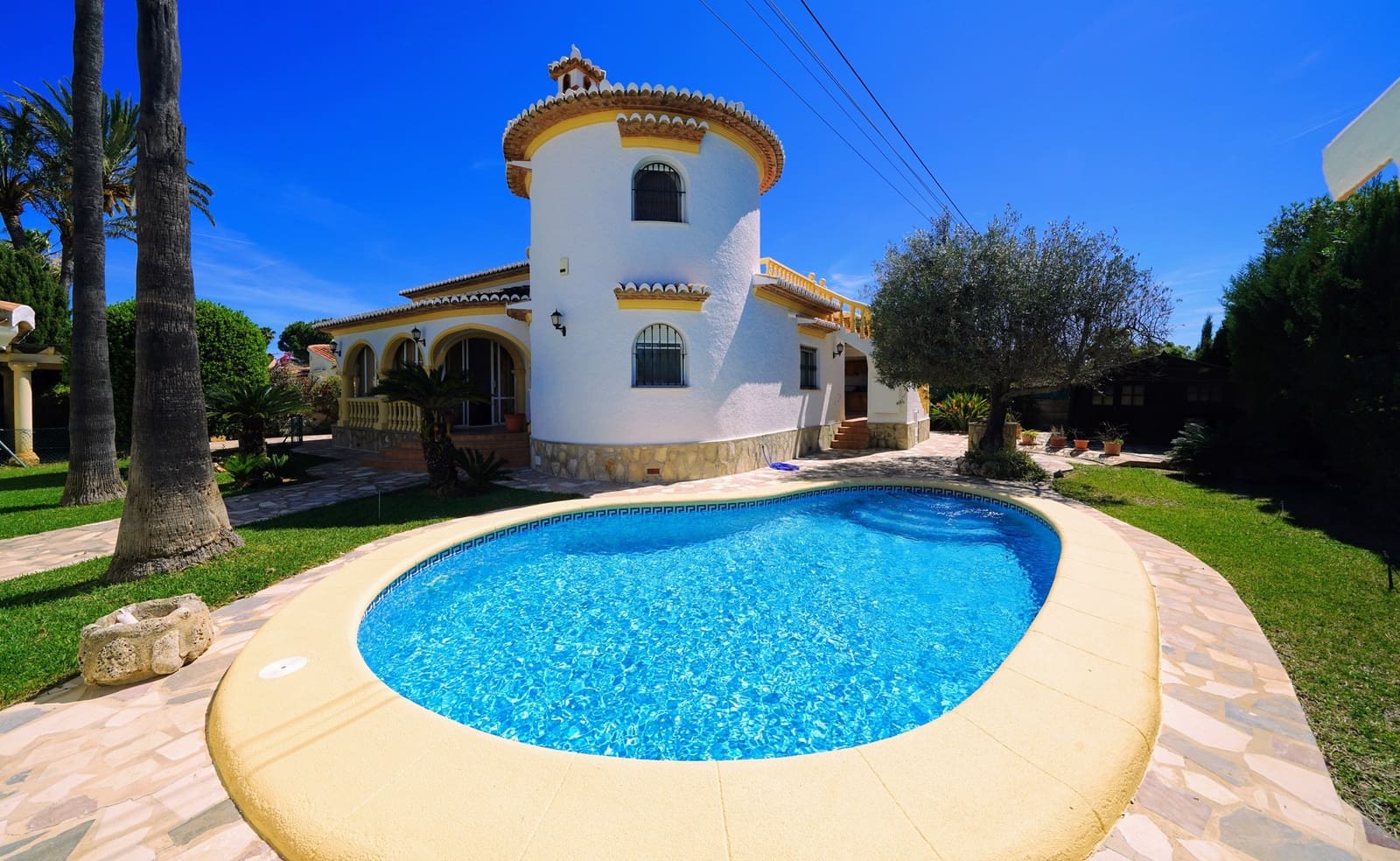 Chalet de 6 habitaciones en Dénia en venta con piscina - 549.900 € (Ref: 8274438)