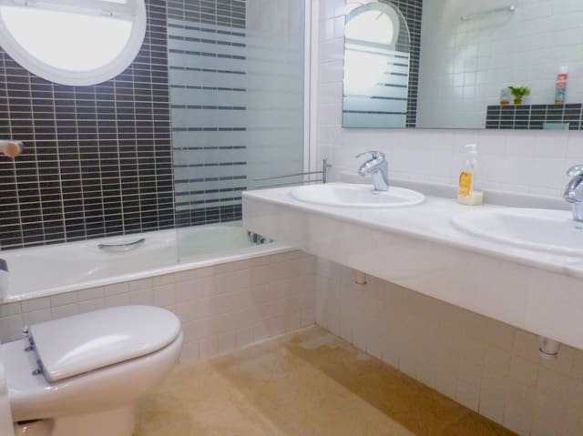 3 bedroom Apartment for sale in Dénia with pool - € 480,000 (Ref: 8948072)