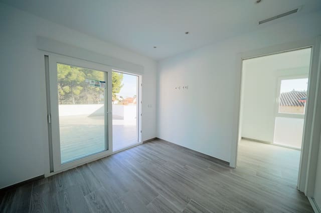 3 slaapkamer Villa te koop in Dénia met zwembad - € 550.000 (Ref: 9506763)