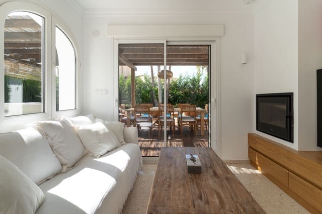 3 camera da letto Villa in vendita in Oliva con piscina - 649.000 € (Rif: 9506986)