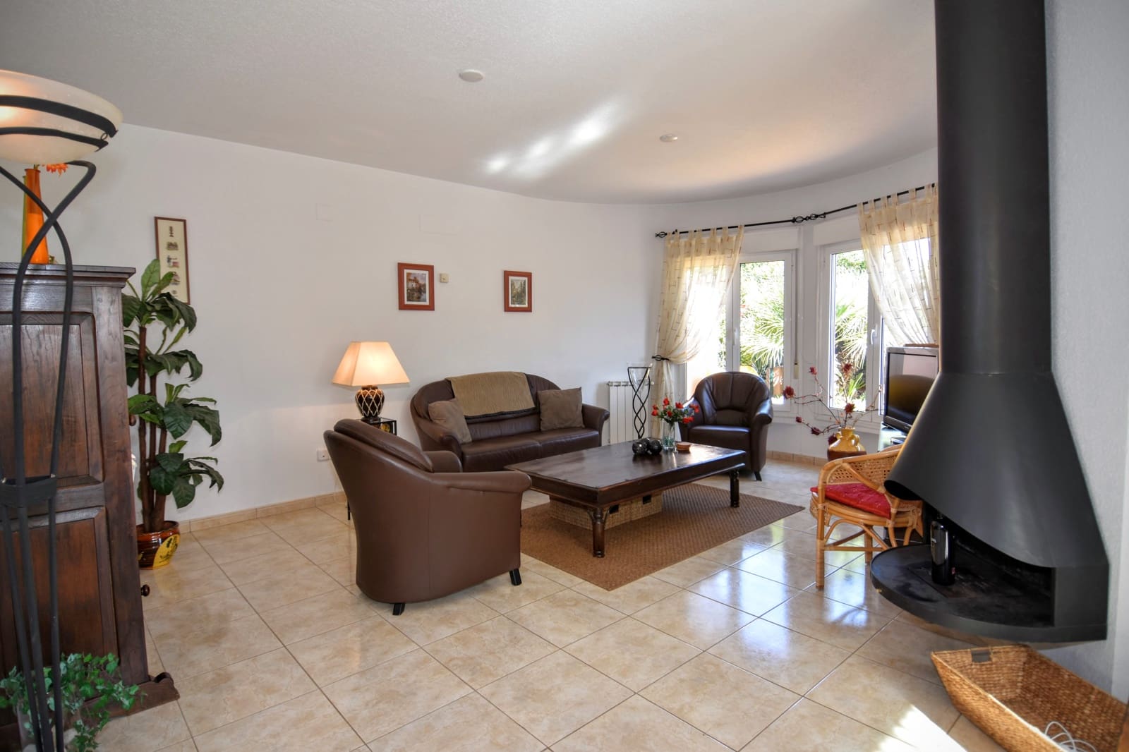 3 soveværelse Villa til salg i Denia med swimmingpool - € 220.000 (Ref: 9566667)