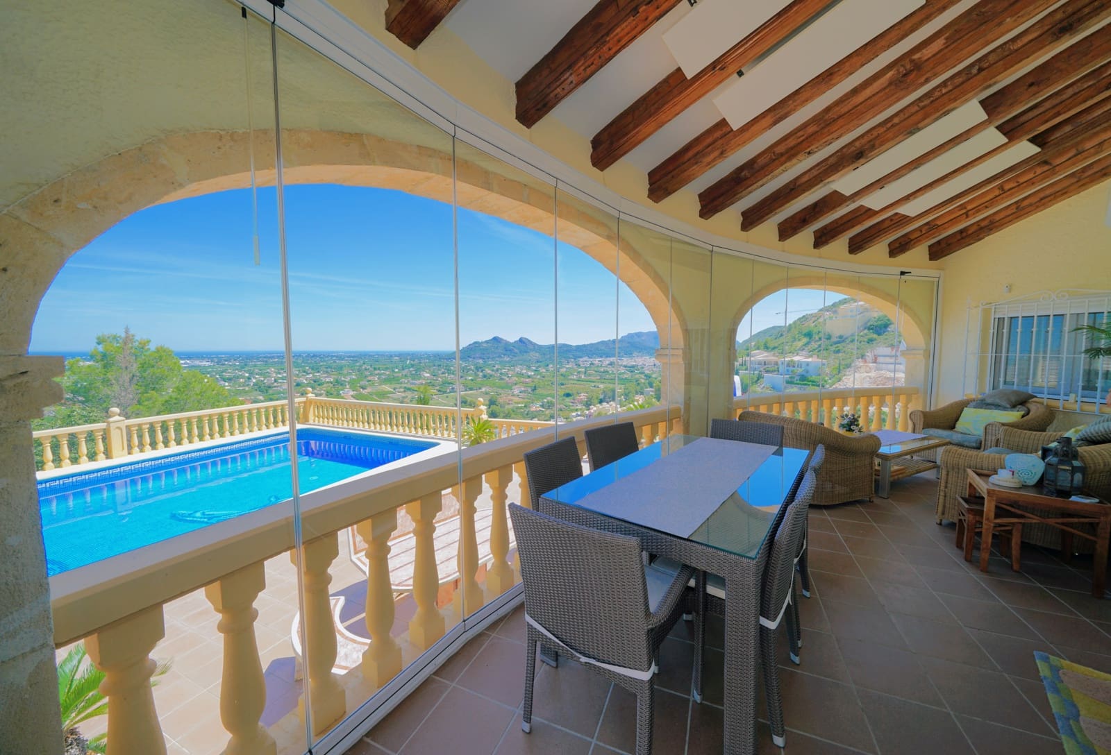 Chalet de 5 habitaciones en Pedreguer en venta con piscina - 695.000 € (Ref: 9863880)
