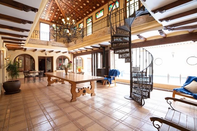 5 soverom Villa til salgs i San Miguel de Salinas med svømmebasseng garasje - € 990 000 (Ref: 9129772)