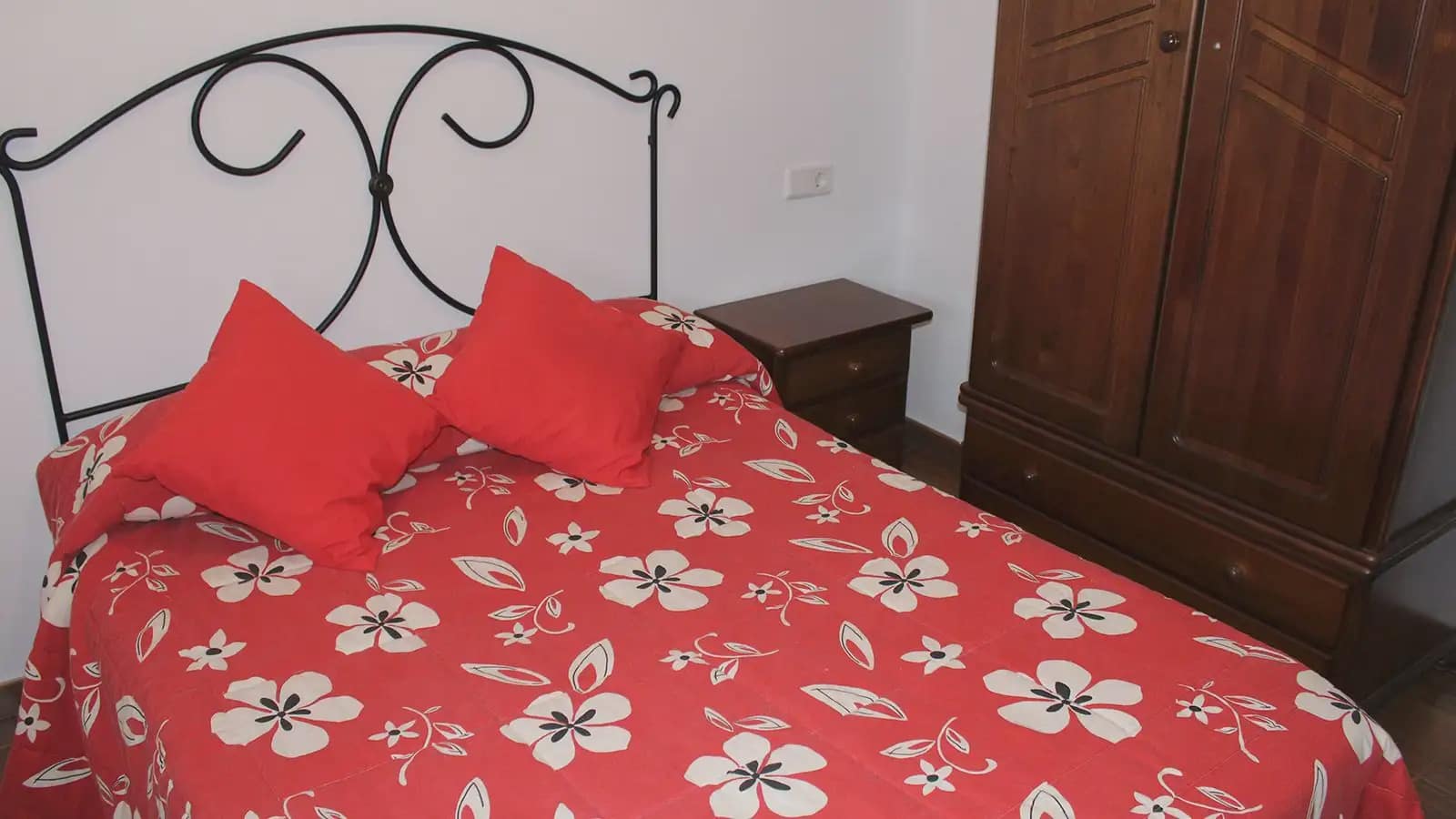 8 bedroom Finca/Country House for sale in Moratalla with pool - € 350,000 (Ref: 9922749)