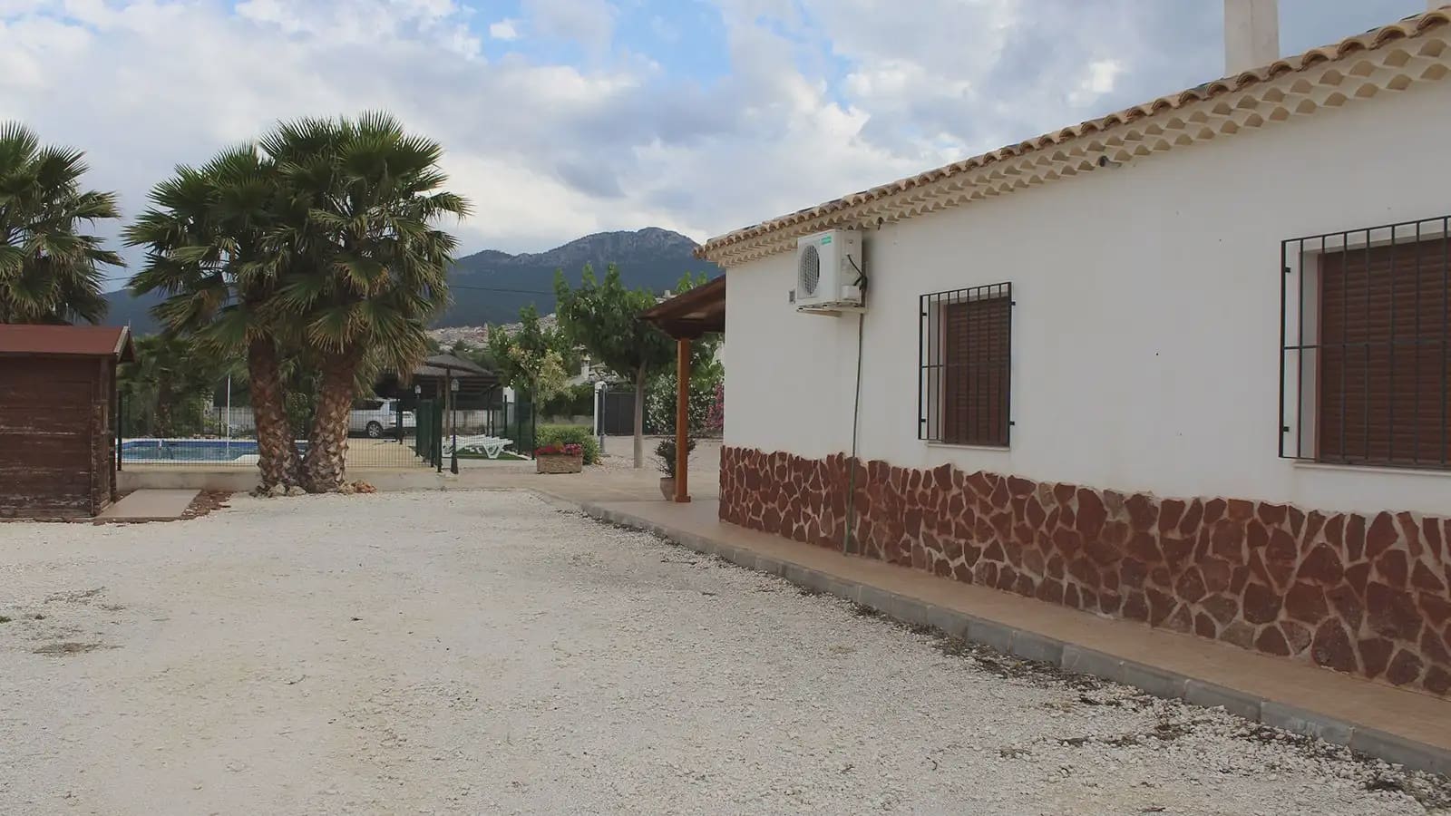 8 bedroom Finca/Country House for sale in Moratalla with pool - € 350,000 (Ref: 9922749)