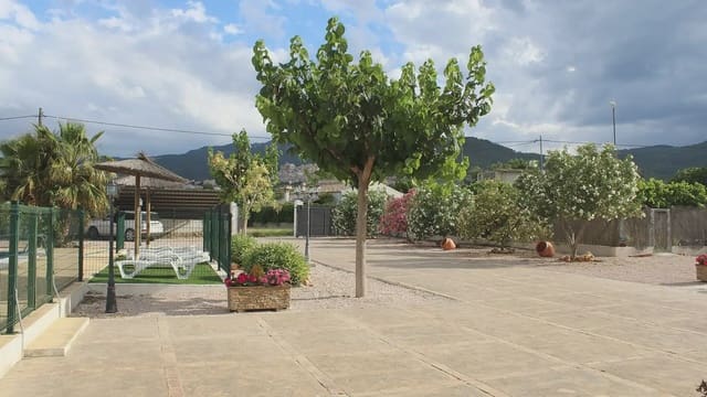 8 bedroom Finca/Country House for sale in Moratalla with pool - € 350,000 (Ref: 9922749)