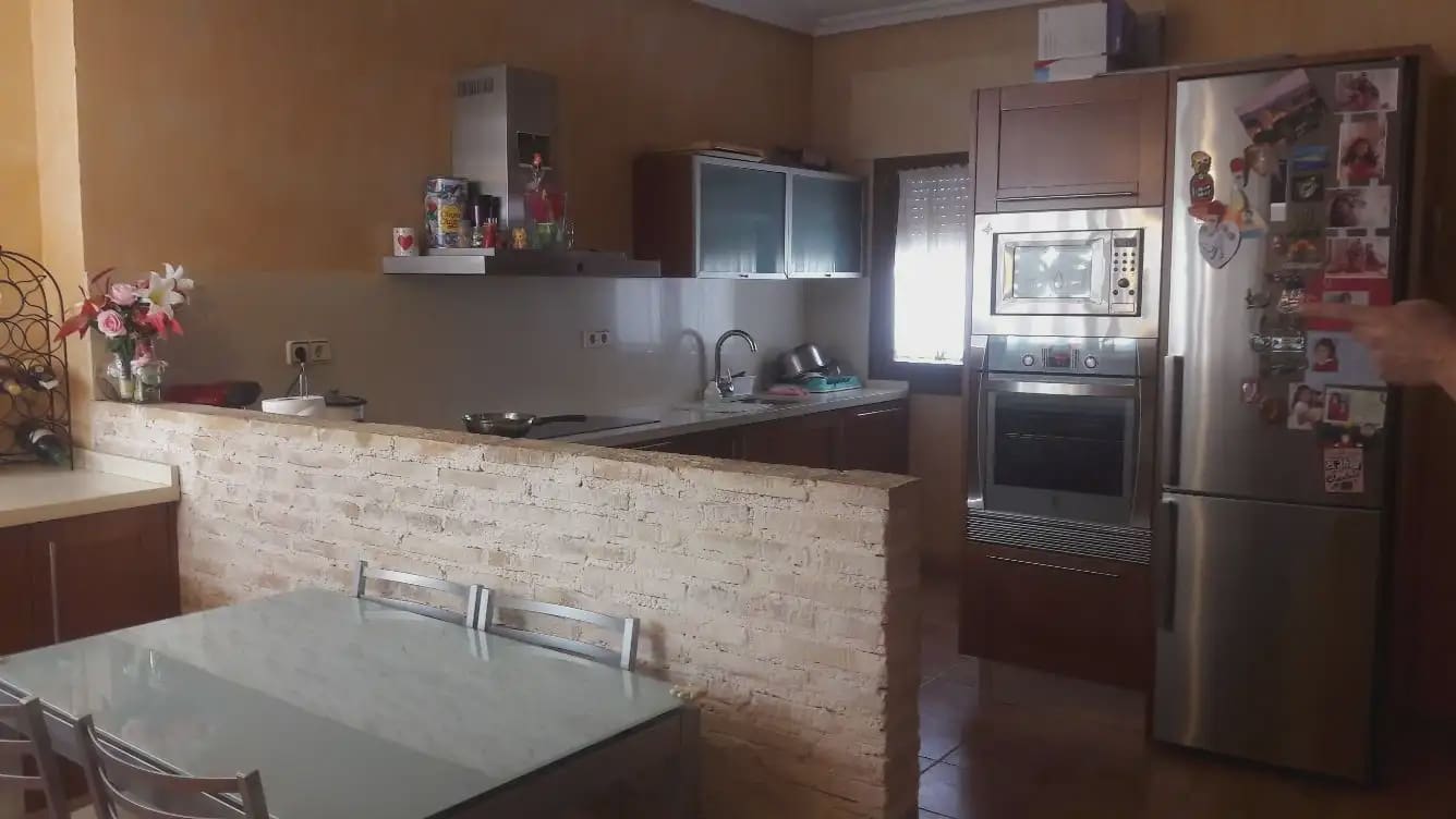 5 bedroom Villa for sale in Beniajan with pool garage - € 385,000 (Ref: 9922753)