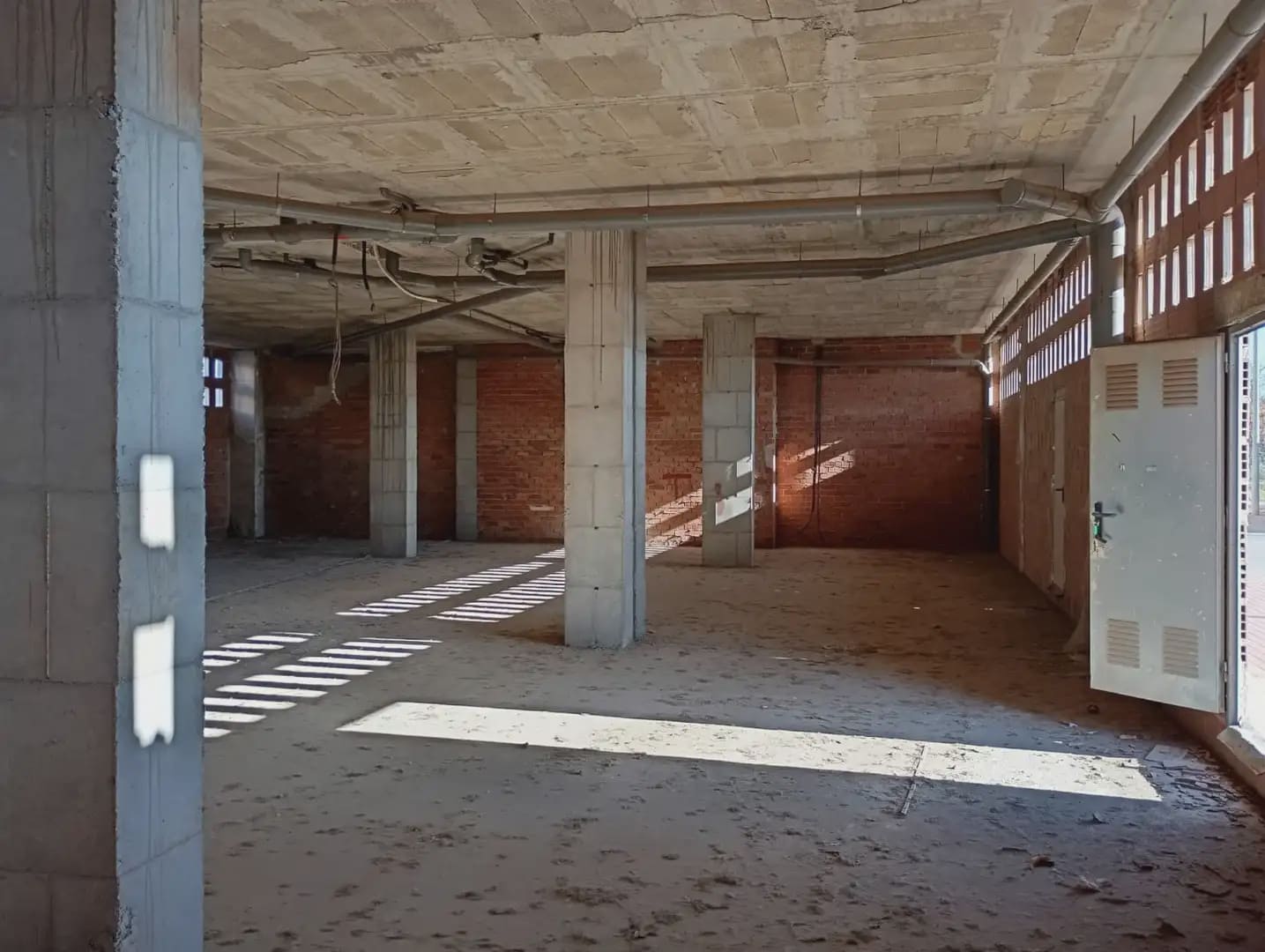 Comercial para venda em Zarandona - 147 000 € (Ref: 9922760)