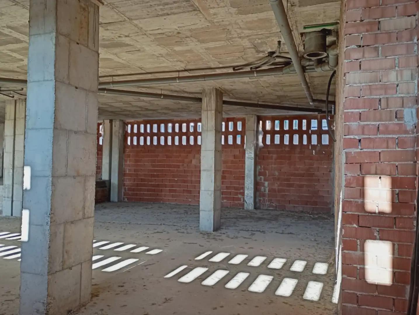 Comercial para venda em Zarandona - 147 000 € (Ref: 9922760)
