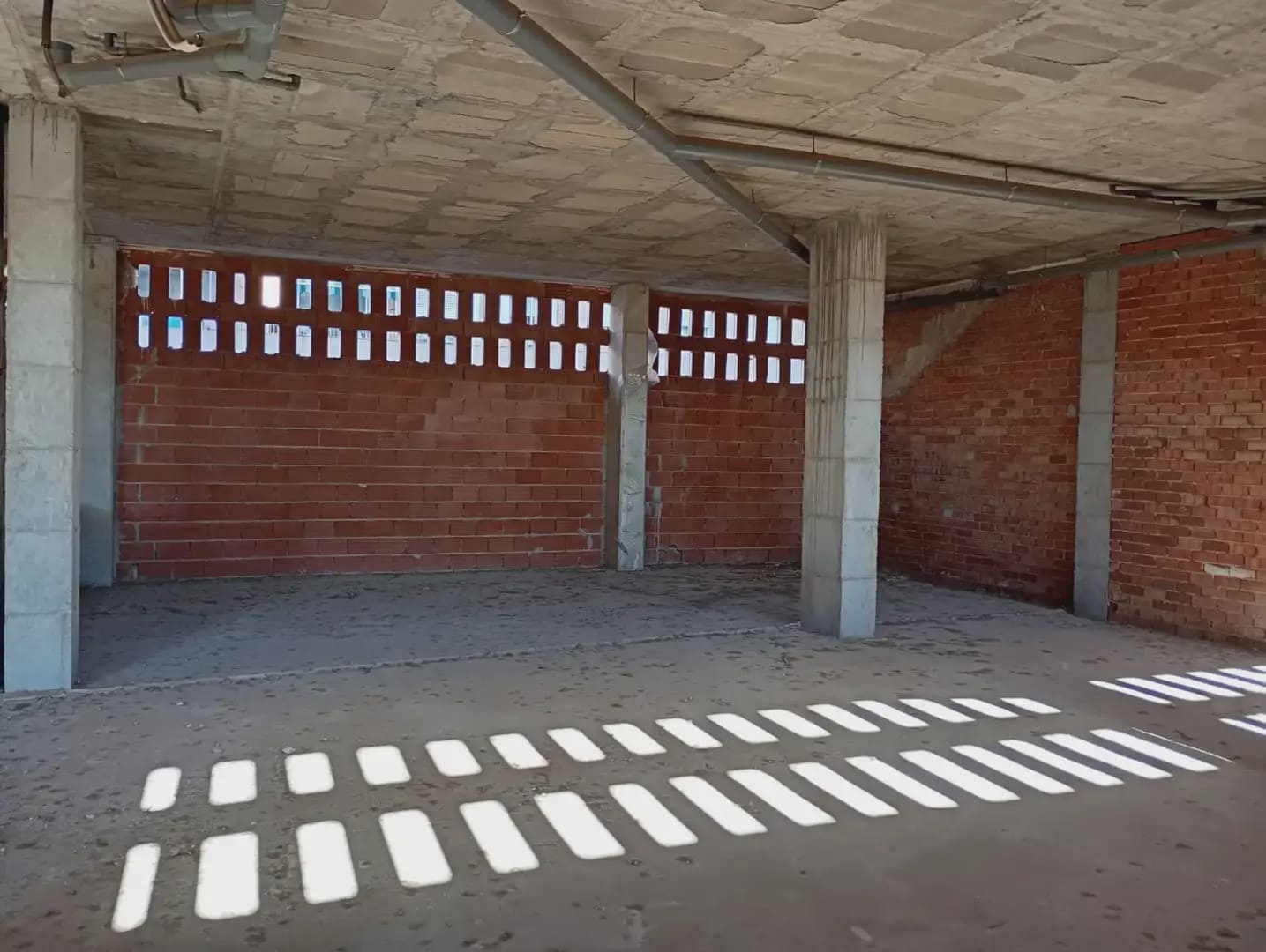 Comercial para venda em Zarandona - 147 000 € (Ref: 9922760)
