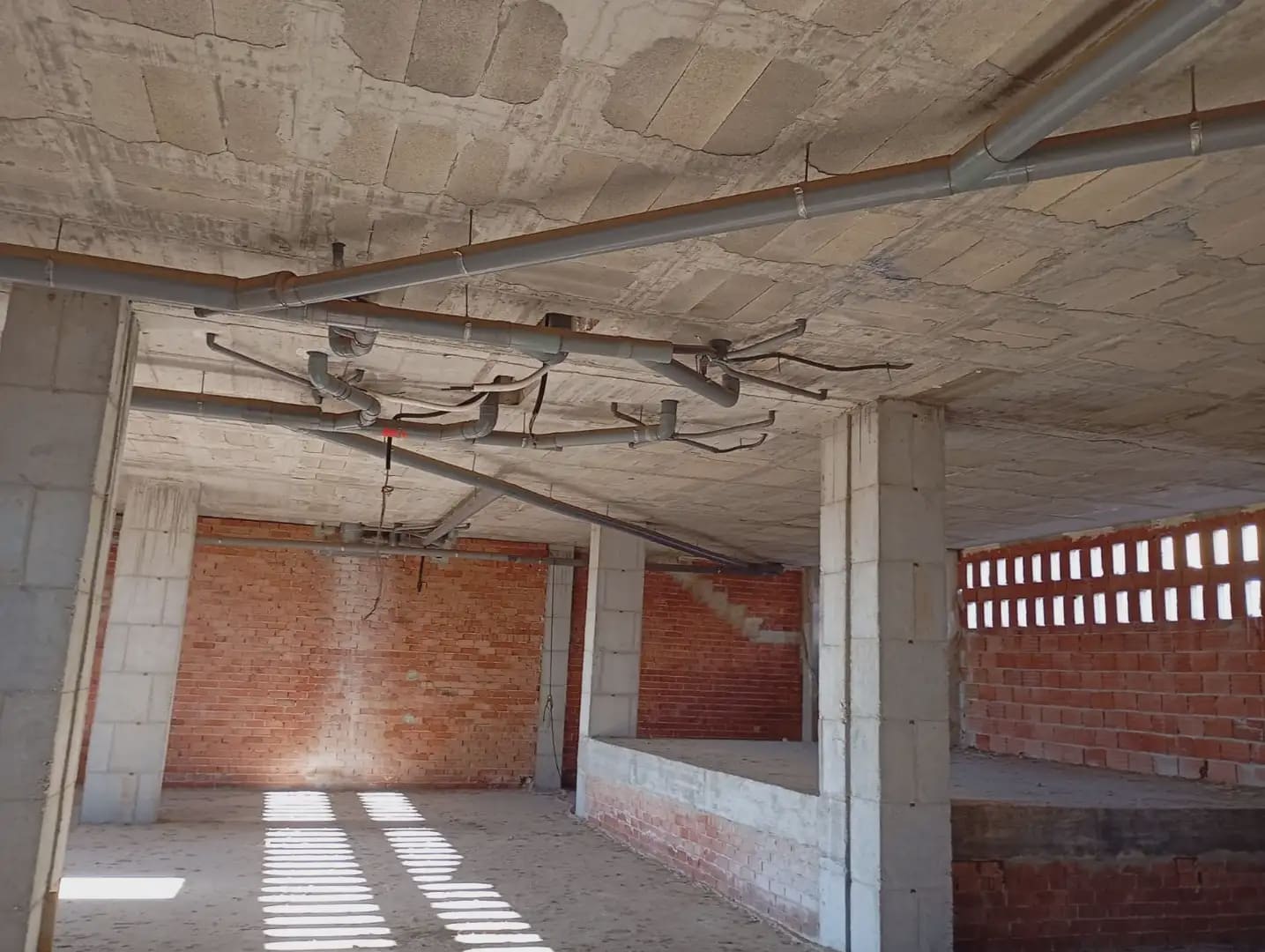Comercial para venda em Zarandona - 147 000 € (Ref: 9922760)