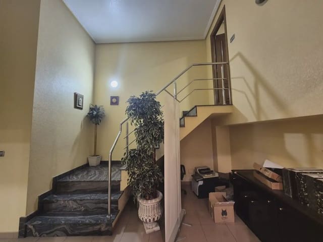Commercieel te koop in Infante Juan Manuel, Murcia stad - € 215.000 (Ref: 9922780)