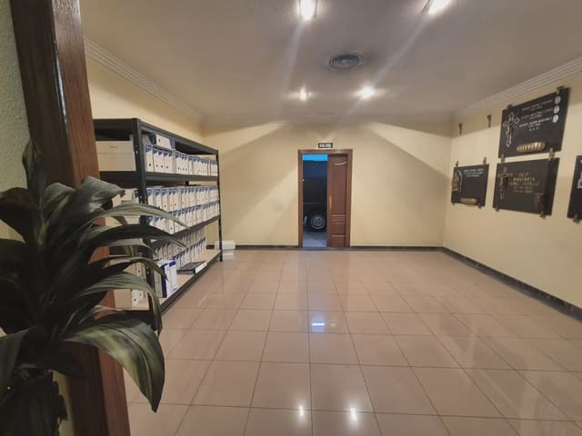 Commercieel te koop in Infante Juan Manuel, Murcia stad - € 215.000 (Ref: 9922780)