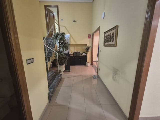 Commercieel te koop in Infante Juan Manuel, Murcia stad - € 215.000 (Ref: 9922780)