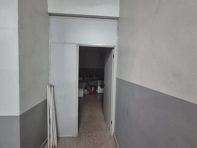 Commercieel te koop in Infante Juan Manuel, Murcia stad - € 215.000 (Ref: 9922780)