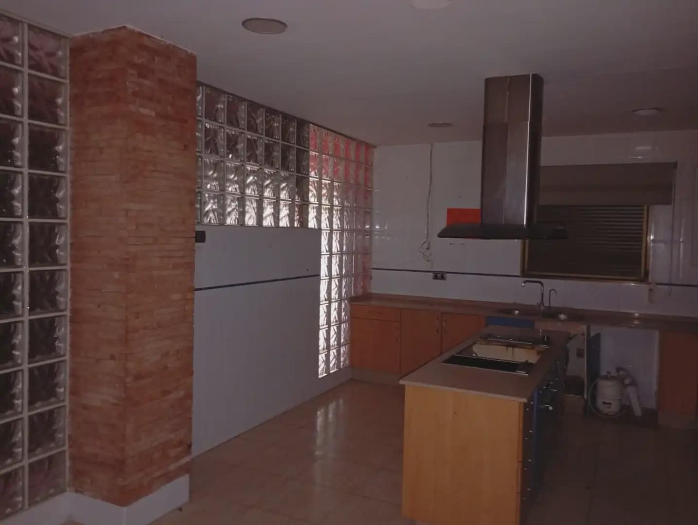 10 soveværelse Villa til salg i Atamaria med swimmingpool garage - € 455.000 (Ref: 9922793)