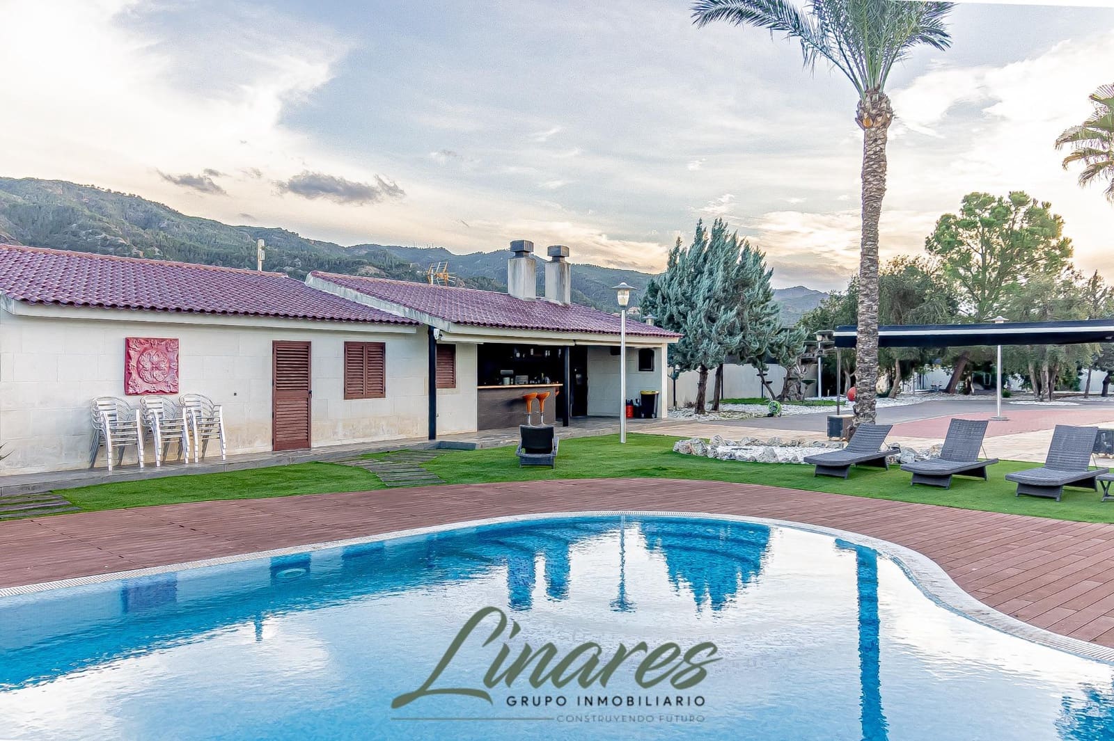 4 soveværelse Villa til salg i Algezares med swimmingpool - € 1.190.000 (Ref: 10055497)