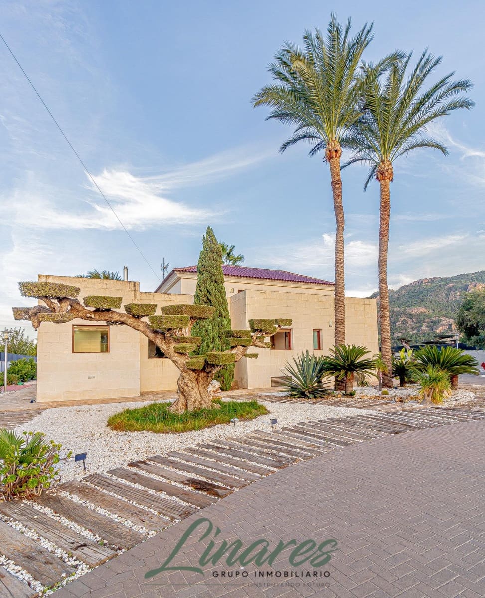 4 bedroom Villa for sale in Algezares with pool - € 1,190,000 (Ref: 10055497)
